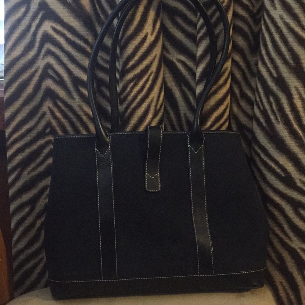 Dooney & Bourke purse - Picture 2 of 6